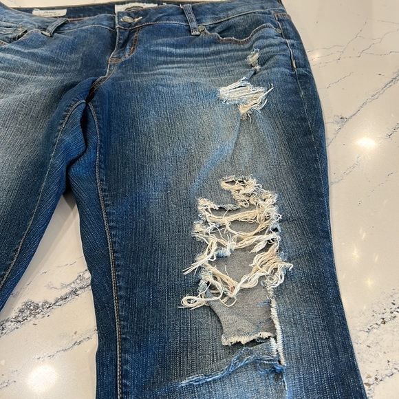 Torrid Plus Skinny Distressed Cuffed Jeans sz.14 - Picture 3 of 9